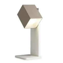 CUBIS Tischlampe mit schwenkbarer LED Lichtquelle
