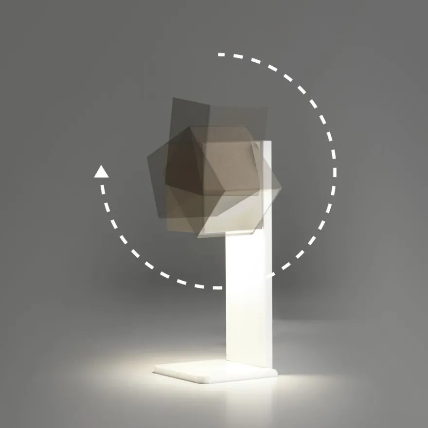 CUBIS Tischlampe mit schwenkbarer LED Lichtquelle