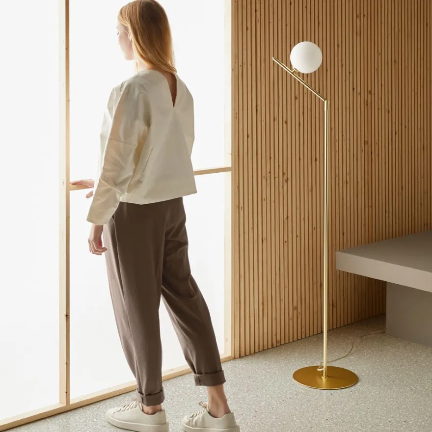 DAVOS Moderne Design Stehleuchte mit Glaskugel