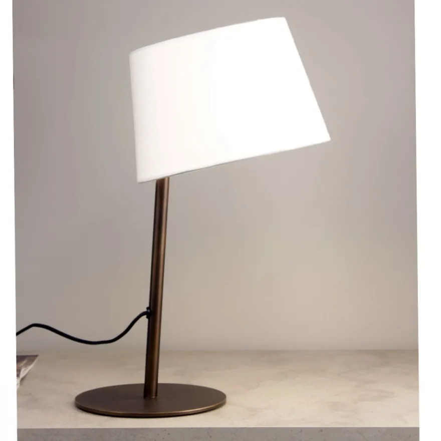 EXCENTRICA Moderne Tischleuchte mit Textilschirm