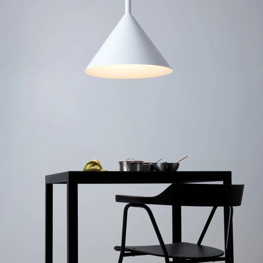 FUNNEL Design Pendelleuchte in Schwarz oder Weiß