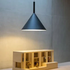 FUNNEL Design Pendelleuchte in Schwarz oder Weiß