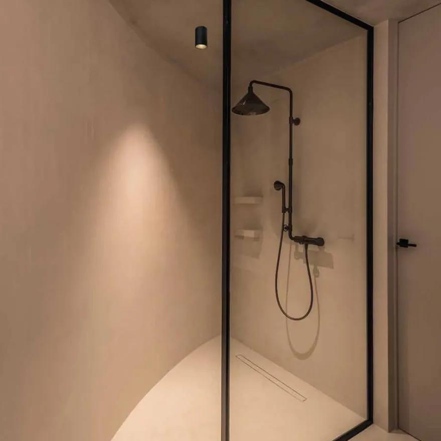 FUNNEL ON SPLASH Gerader LED Deckenspot IP54