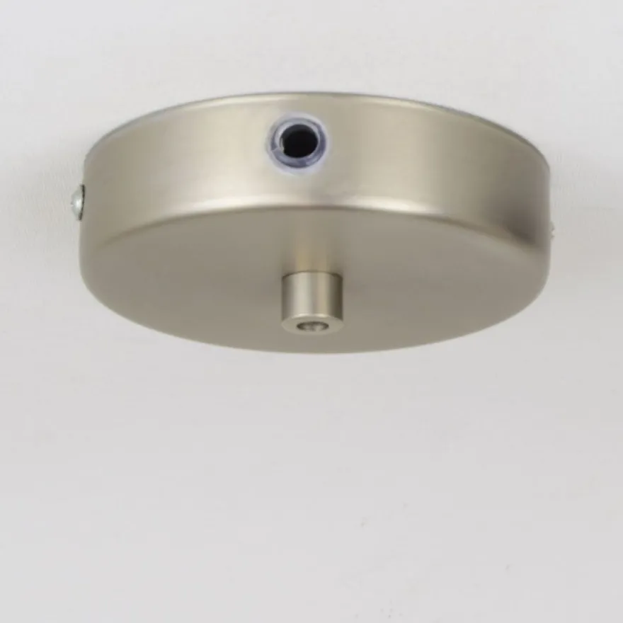 Kleine skandinavische Pendelleuchte mit Metallschirm