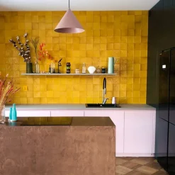 KONKO LIGHT Farbige Pendelleuchte in Kegelform