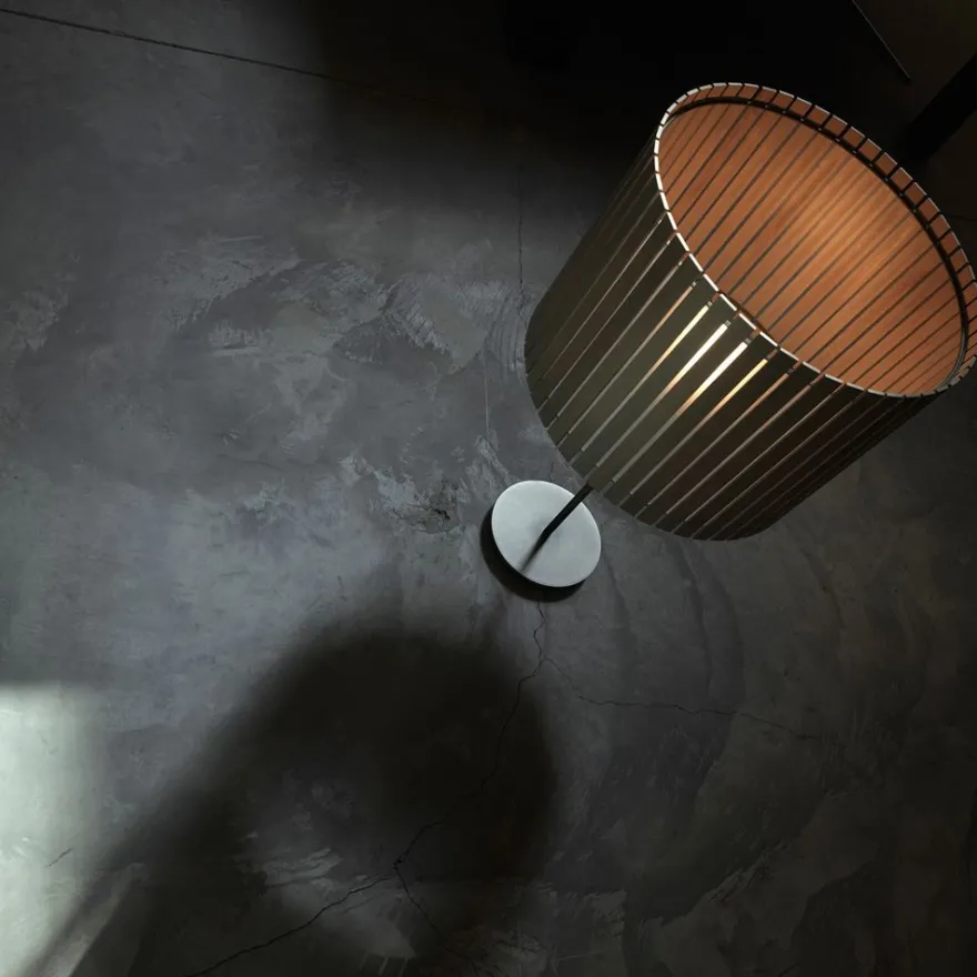 LUZ OCULTA WOOD aufwändige Stehleuchte mit Holzverblendung