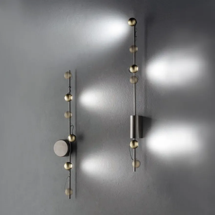MAGNETIC Moderne LED Wandleuchte mit drei Lichtquellen