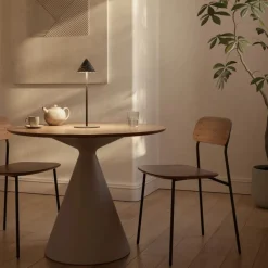 MARBLE Kleine Design-Tischleuchte mit Marmor-Schirm