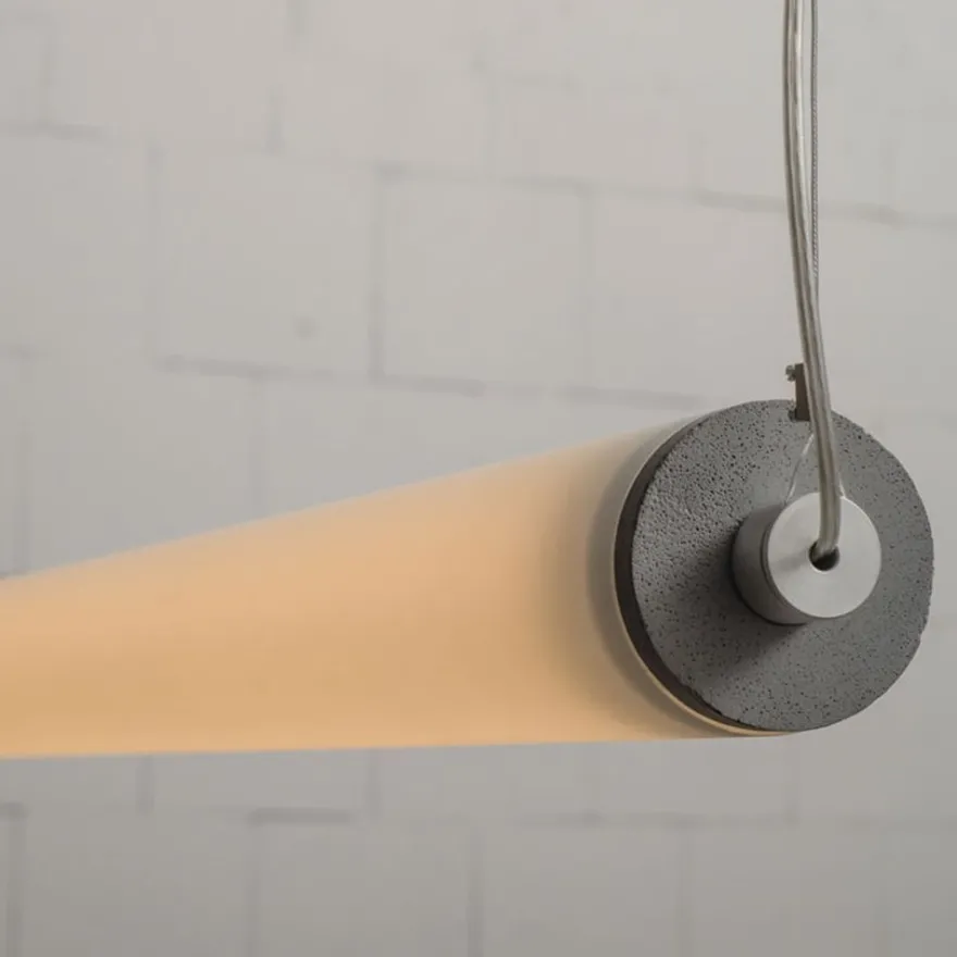 MUDEST Lange LED Hängeleuchte aus Beton