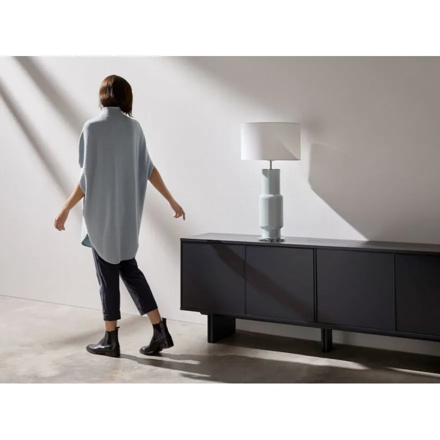 NOA Moderne Tischleuchte mit buntem Glas-Fuß
