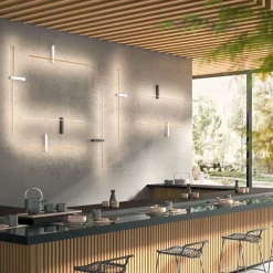 OUTLINE Lange Design-Wandlampe