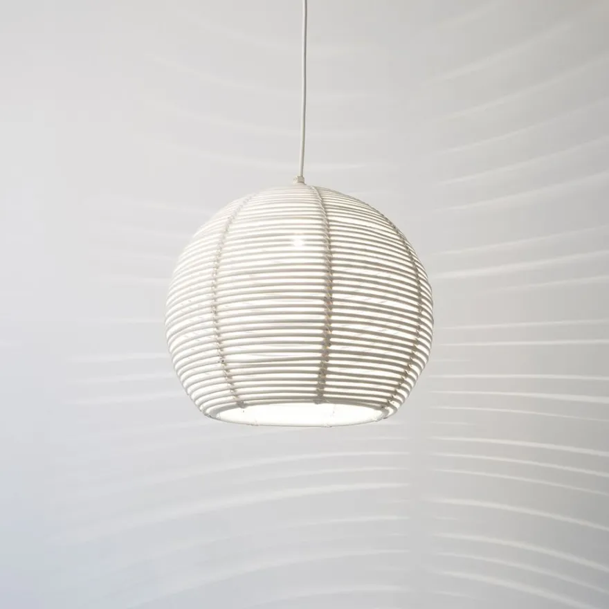 SANGHA Leuchte aus Rattan