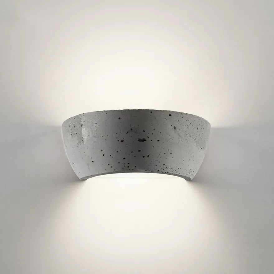 SOFFA LED Halbrunde Wandleuchte aus Leichtbeton