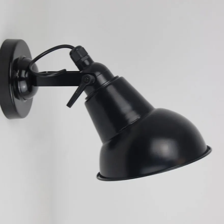 STUDIO Wandleuchte aus Metall mit Gelenk