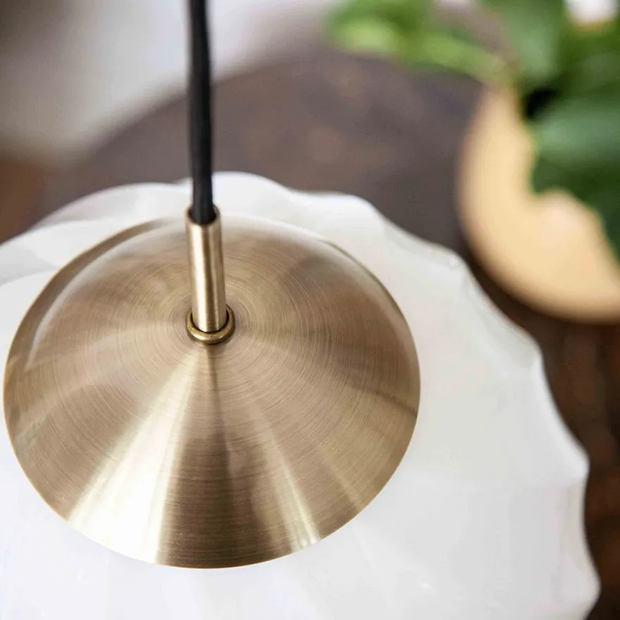 SWING Nostalgische Pendelleuchte mit Opalglas
