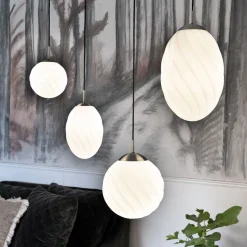 SWING Nostalgische Pendelleuchte mit Opalglas